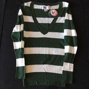 Women’s SO V-neck Sweater